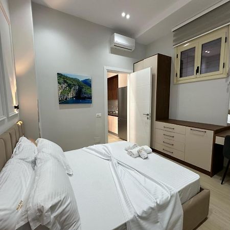 Palm Side Hotel Вльора Екстер'єр фото