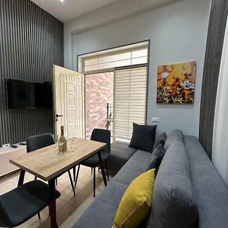 Palm Side Hotel Вльора Екстер'єр фото
