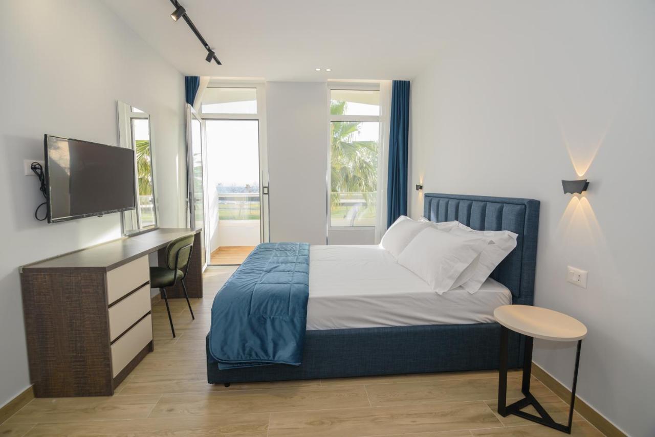 Palm Side Hotel Вльора Екстер'єр фото