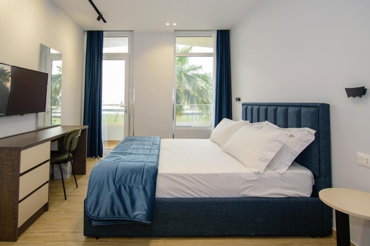 Palm Side Hotel Вльора Екстер'єр фото