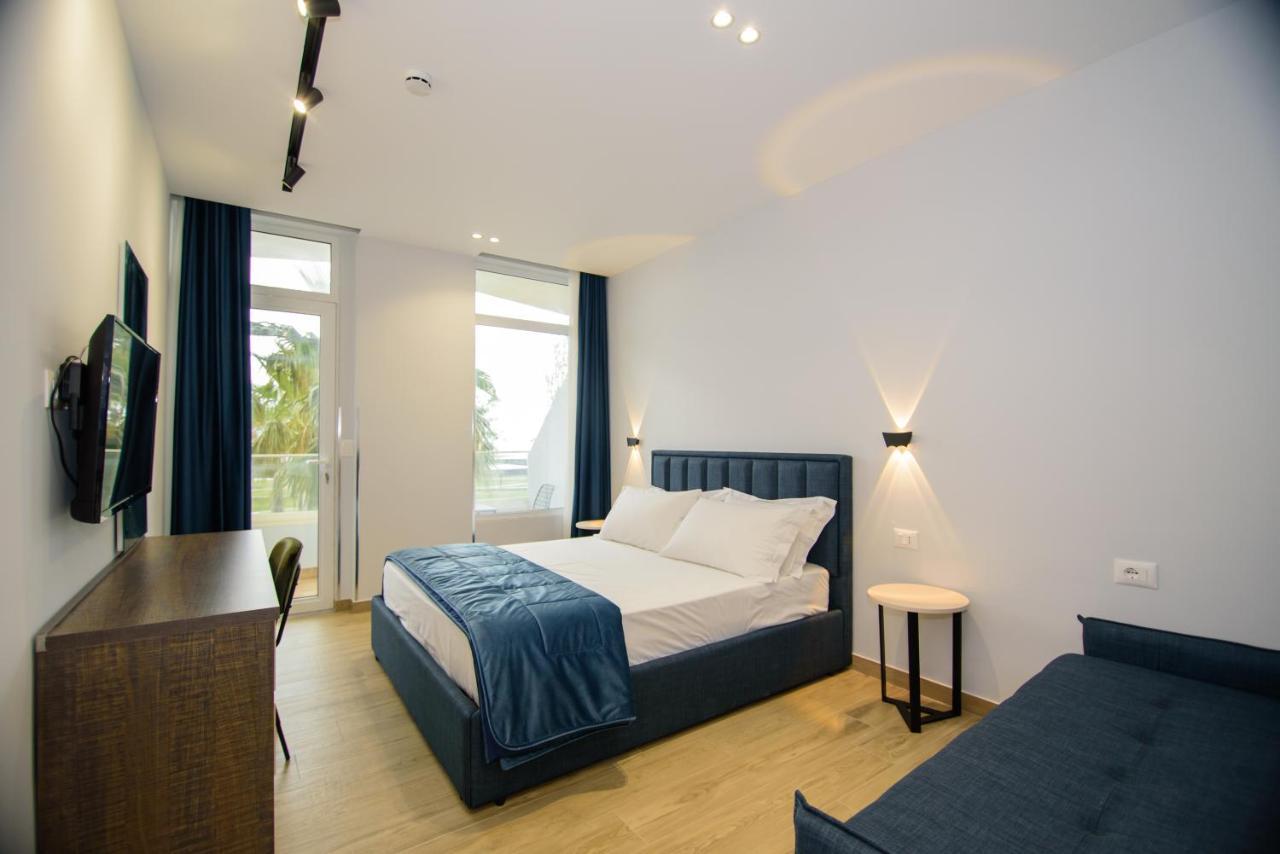 Palm Side Hotel Вльора Екстер'єр фото