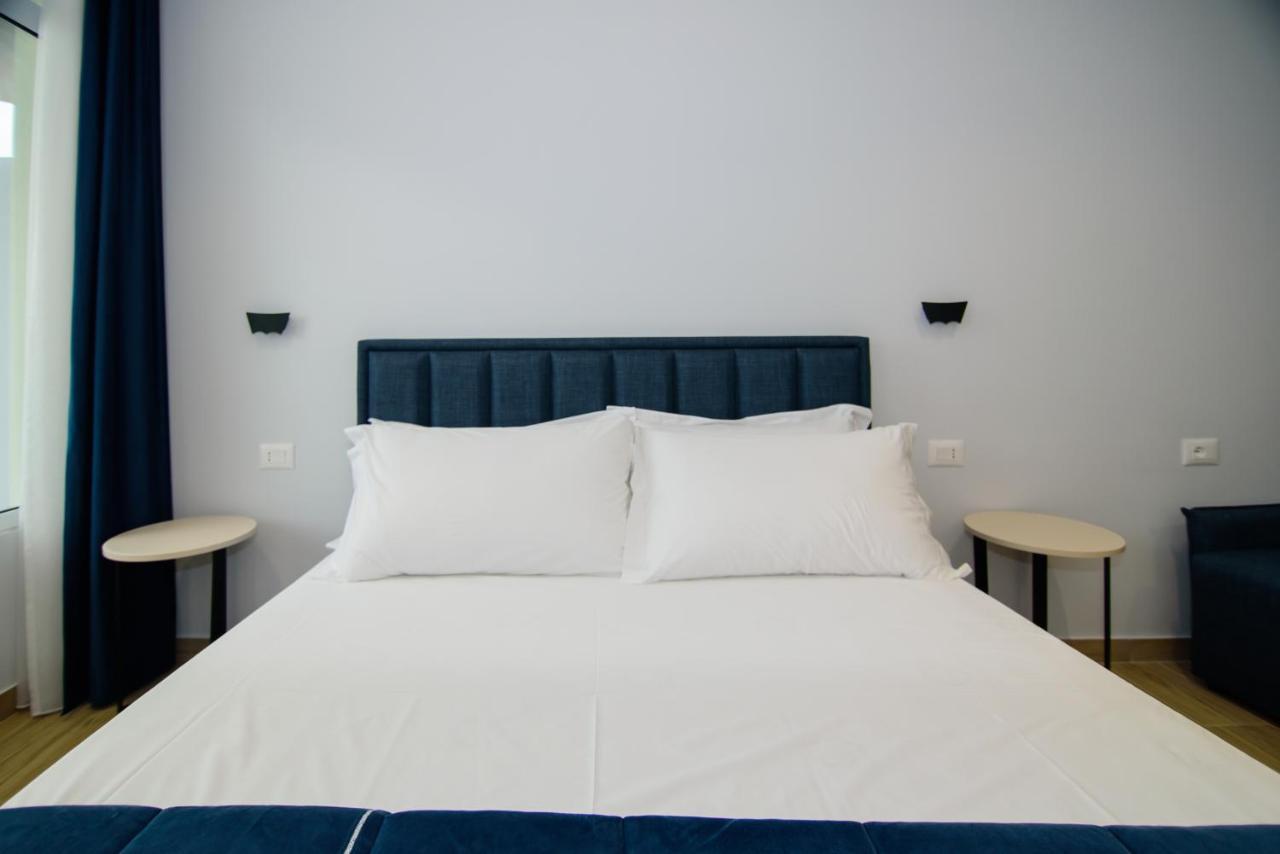 Palm Side Hotel Вльора Екстер'єр фото