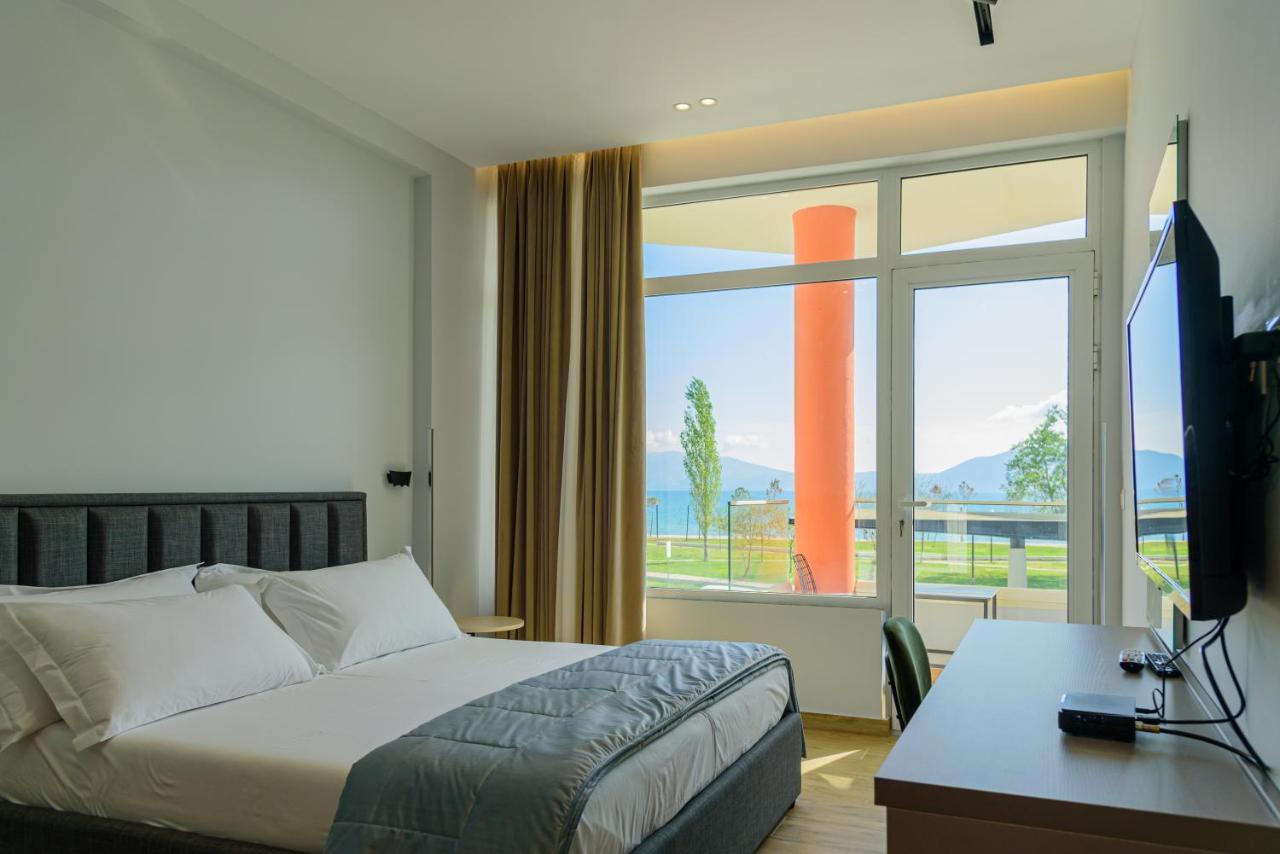Palm Side Hotel Вльора Екстер'єр фото