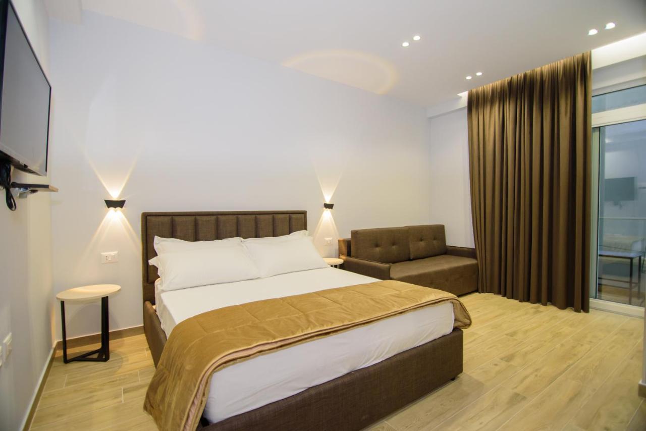 Palm Side Hotel Вльора Екстер'єр фото