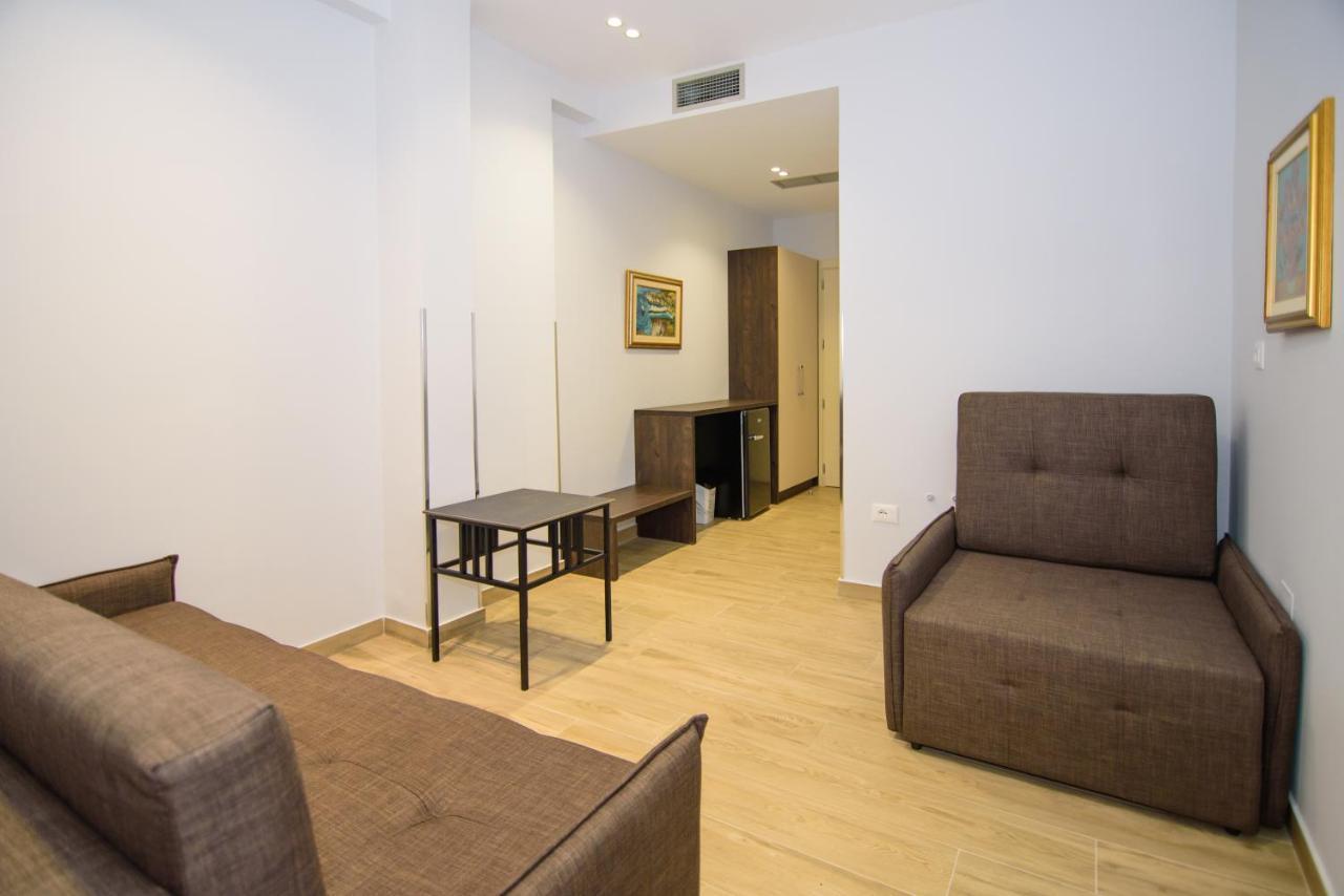 Palm Side Hotel Вльора Екстер'єр фото