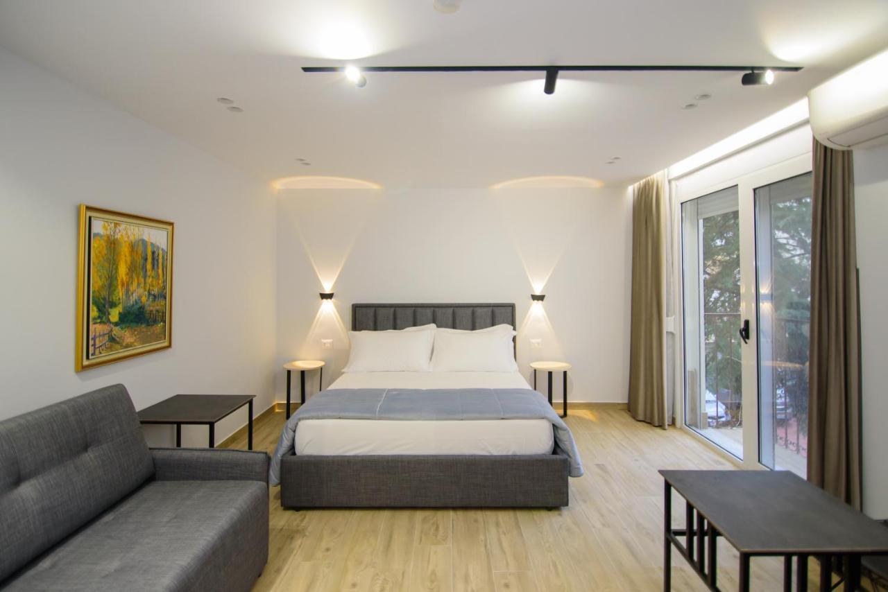 Palm Side Hotel Вльора Екстер'єр фото