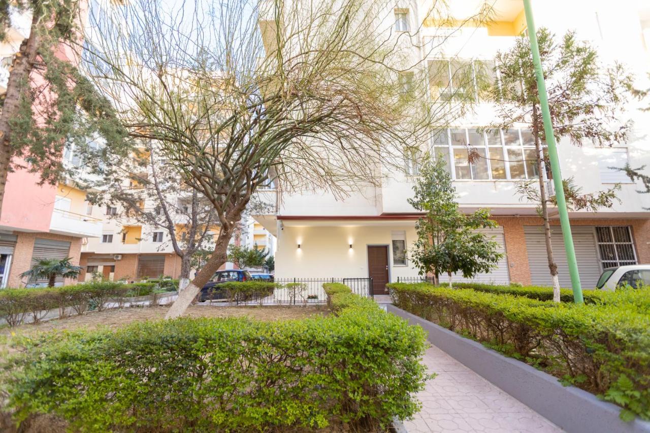 Palm Side Hotel Вльора Екстер'єр фото