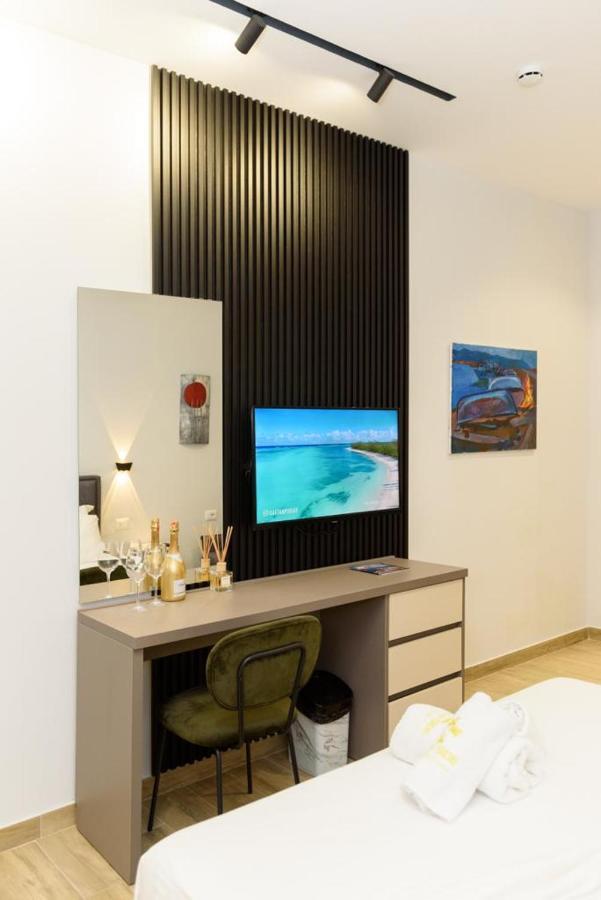 Palm Side Hotel Вльора Екстер'єр фото
