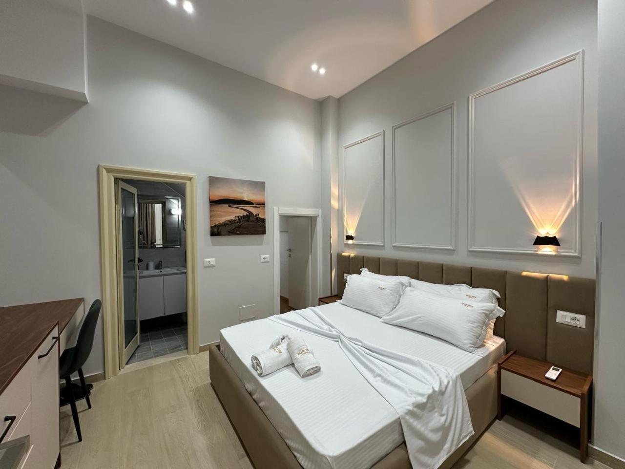 Palm Side Hotel Вльора Екстер'єр фото